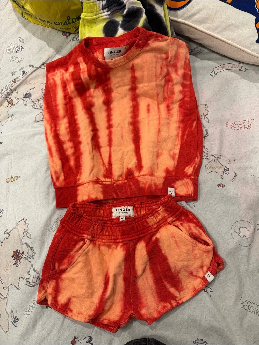 FINGER in the Nose Tie-Dye Sweatshirt & Shorts Set - Red and Orange